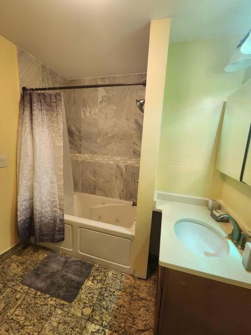 Appartement Classy 3 Bed Near Nyc With View! à Union City Extérieur photo